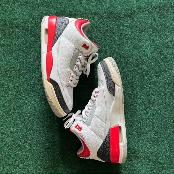 - jordan red 3s - Picture 3 of 4